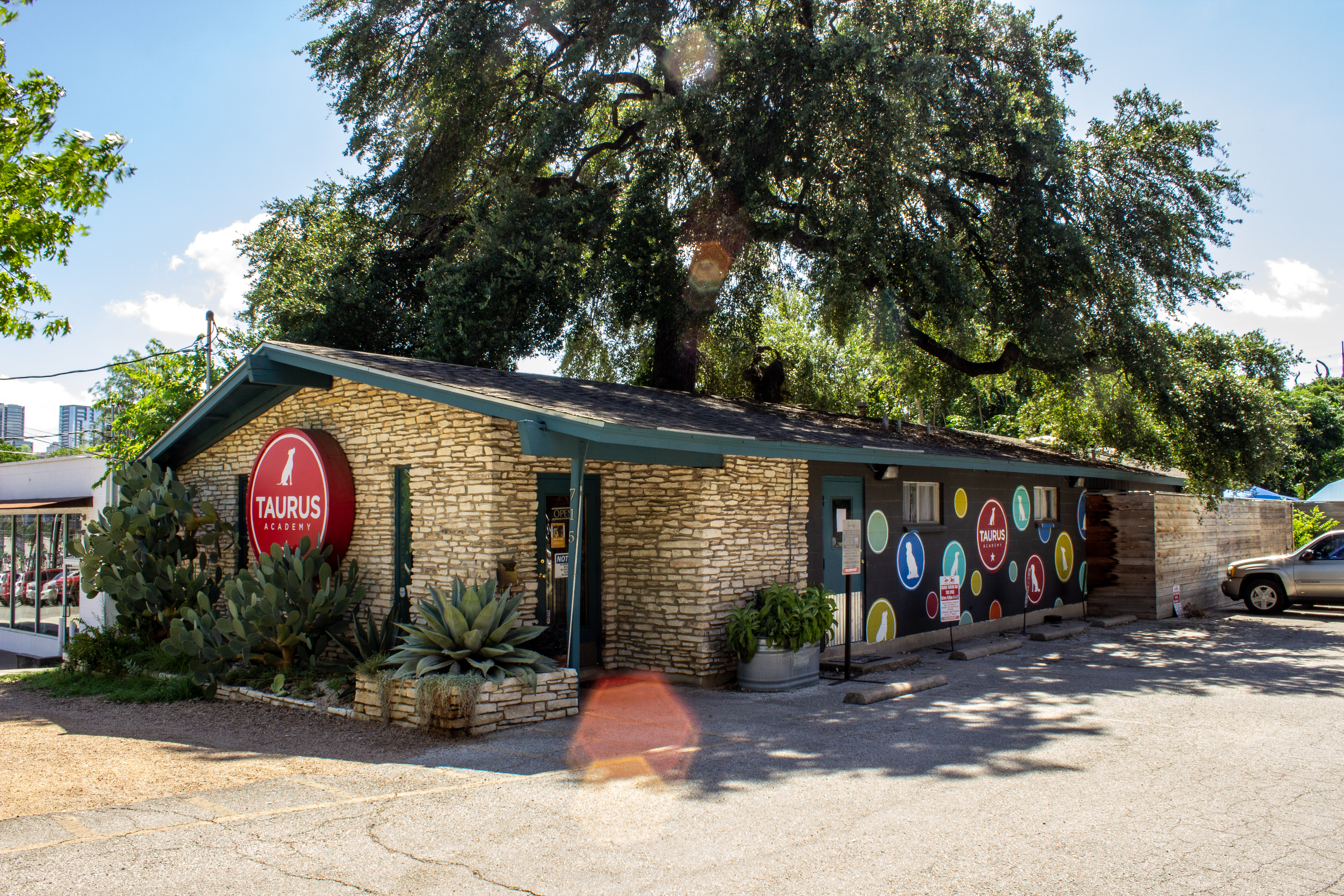 Taurus Academy - Lamar Exterior