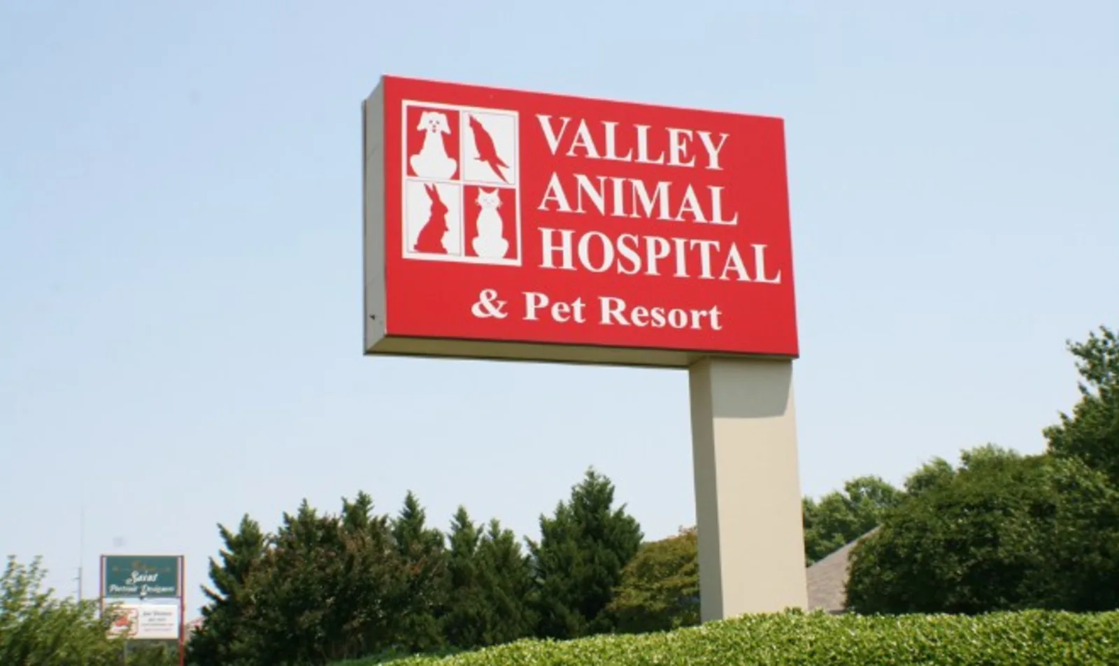 Valley Animal Hospital & Pet Resort Sign