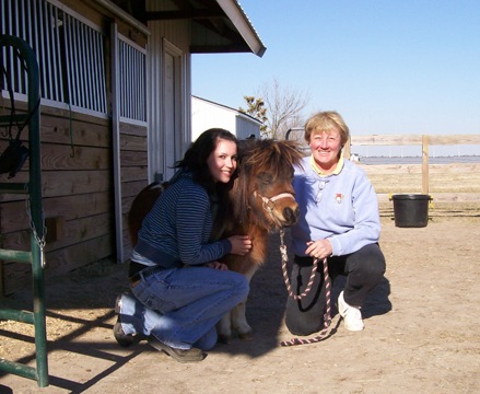 Dr. Jan with horse and woman at Delmarva Equine Clinic