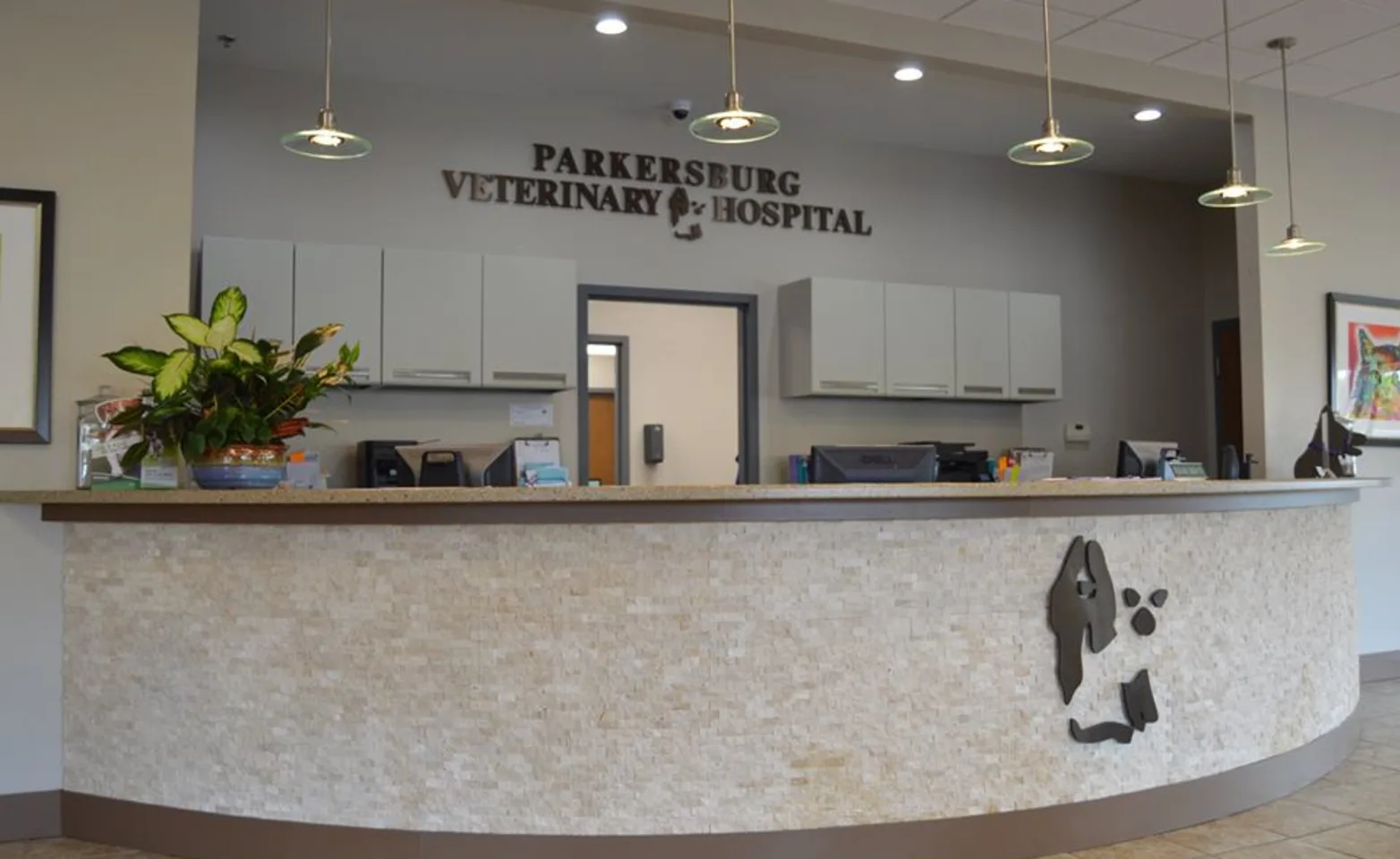 Check-In Desk at Parkersburg Veterinary Hospital