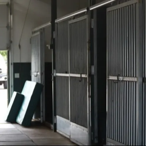 ICU Stalls at McKinlay and Peters ICU Stalls at McKinlay and Peters