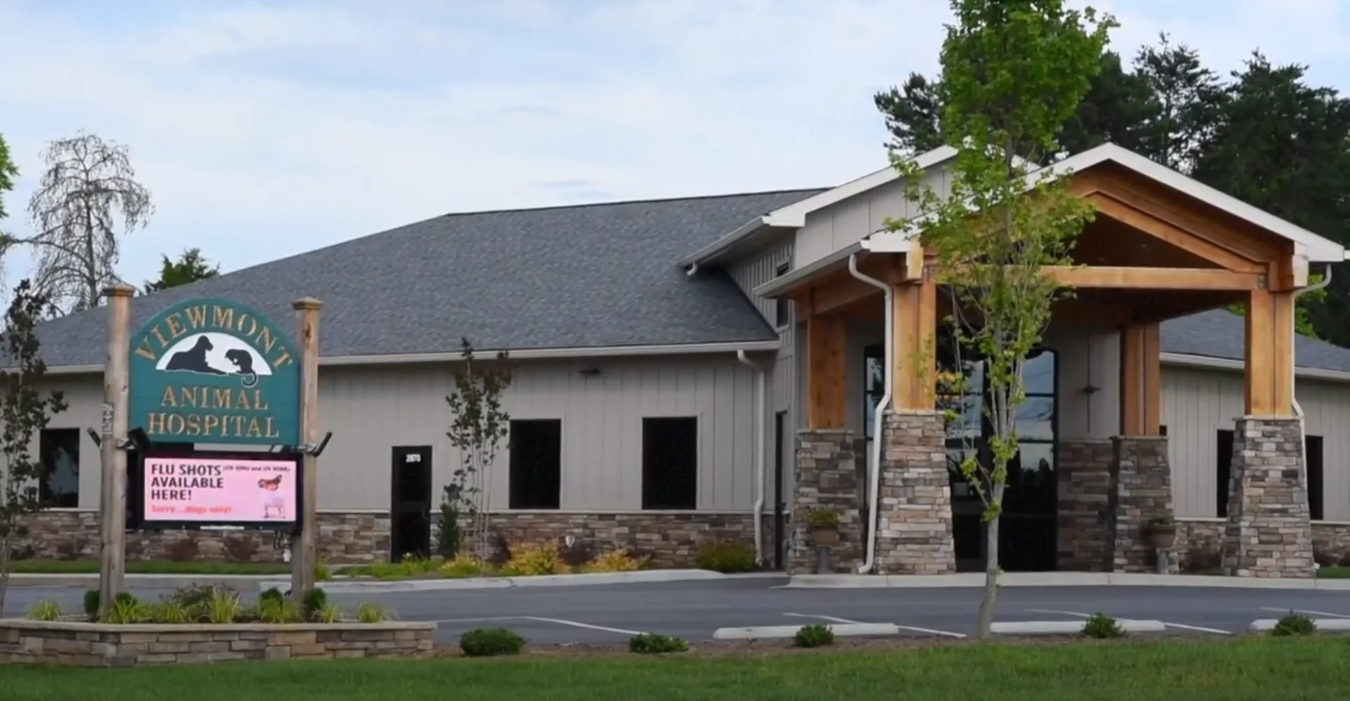 Thumbnail for a video of Viewmont Animal Hospital showing the front of the facility