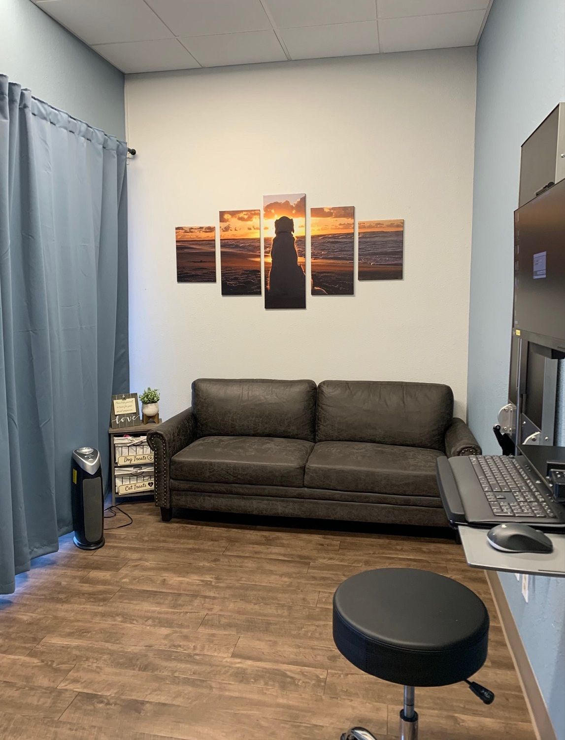 comfort room at All Creatures Animal Clinic