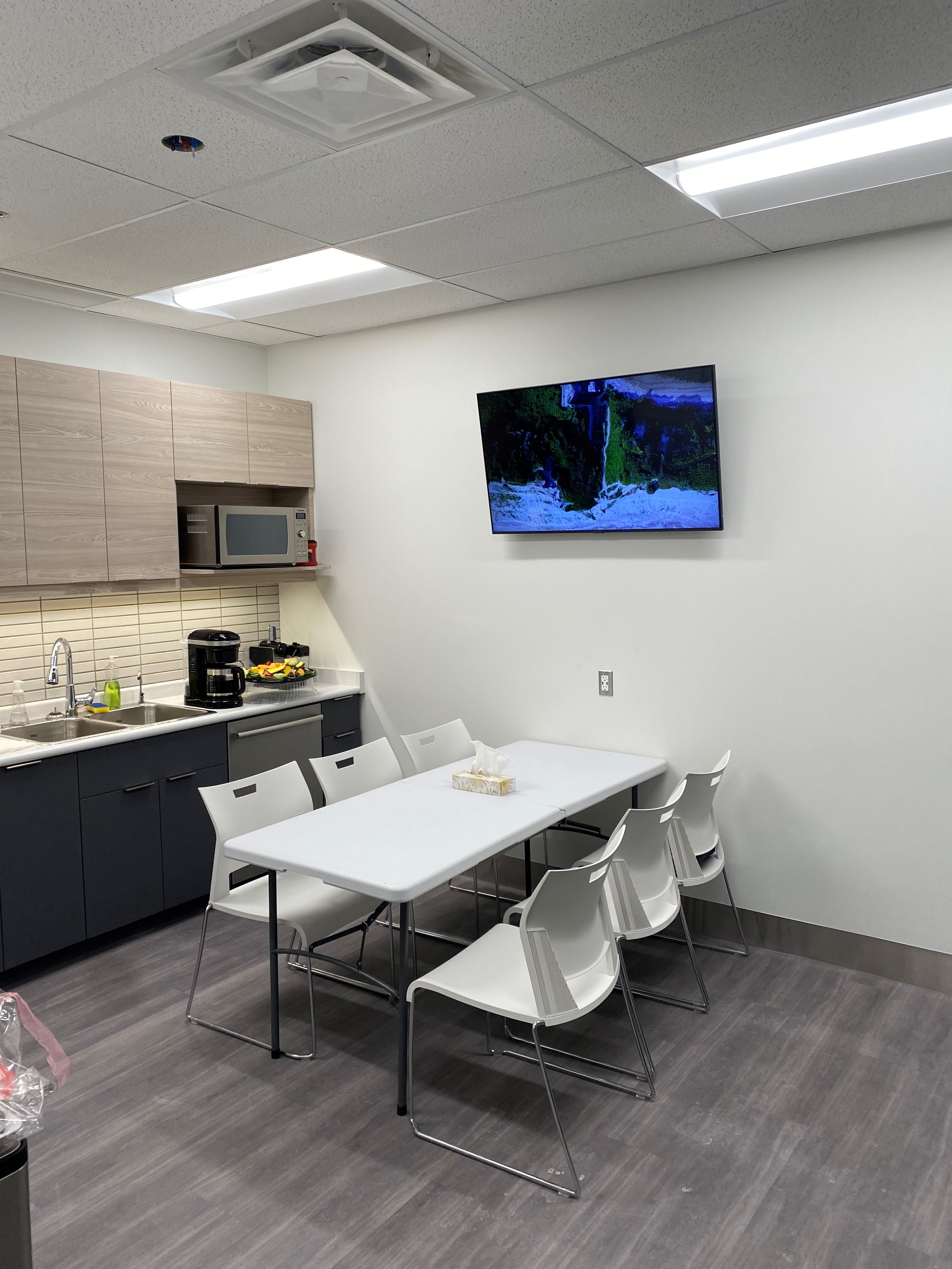 McGilvray Veterinary Hospital 0708 - Staff Lounge