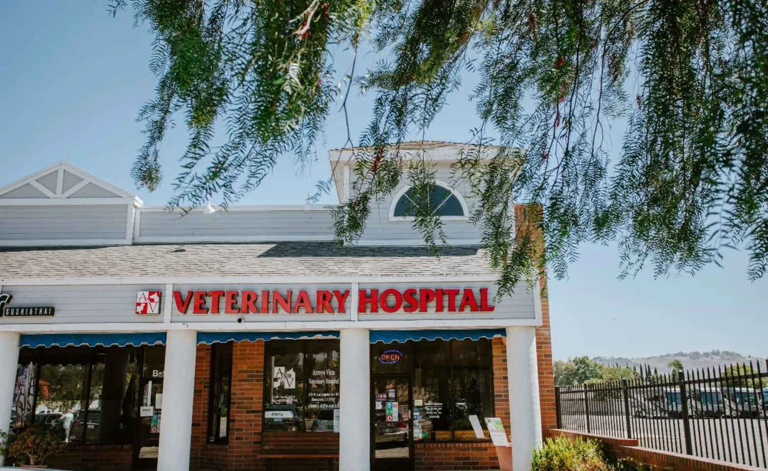 Front of Arroyo Vista Veterinary Hospital