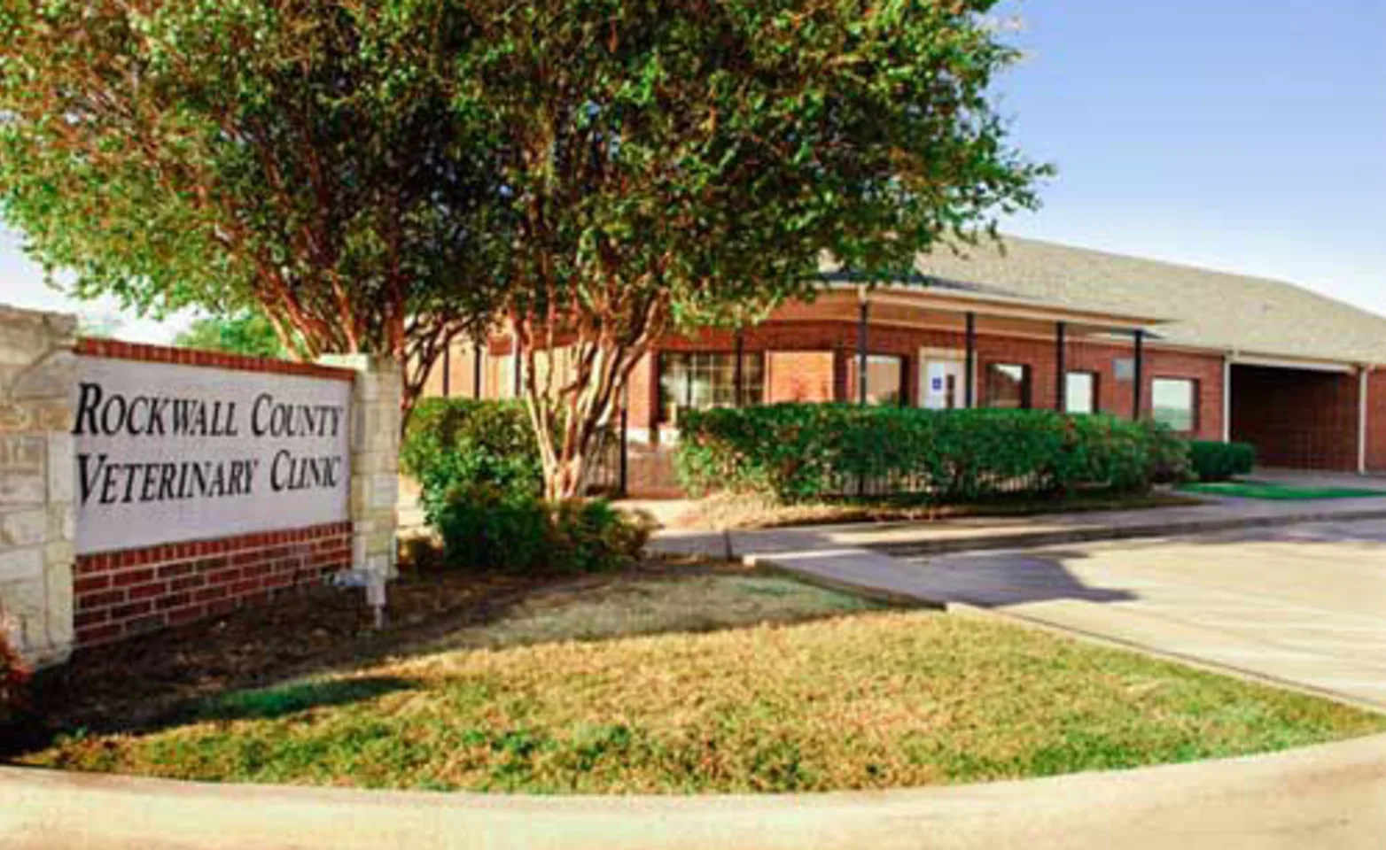 Front of Rockwall County Veterinary Clinic Building