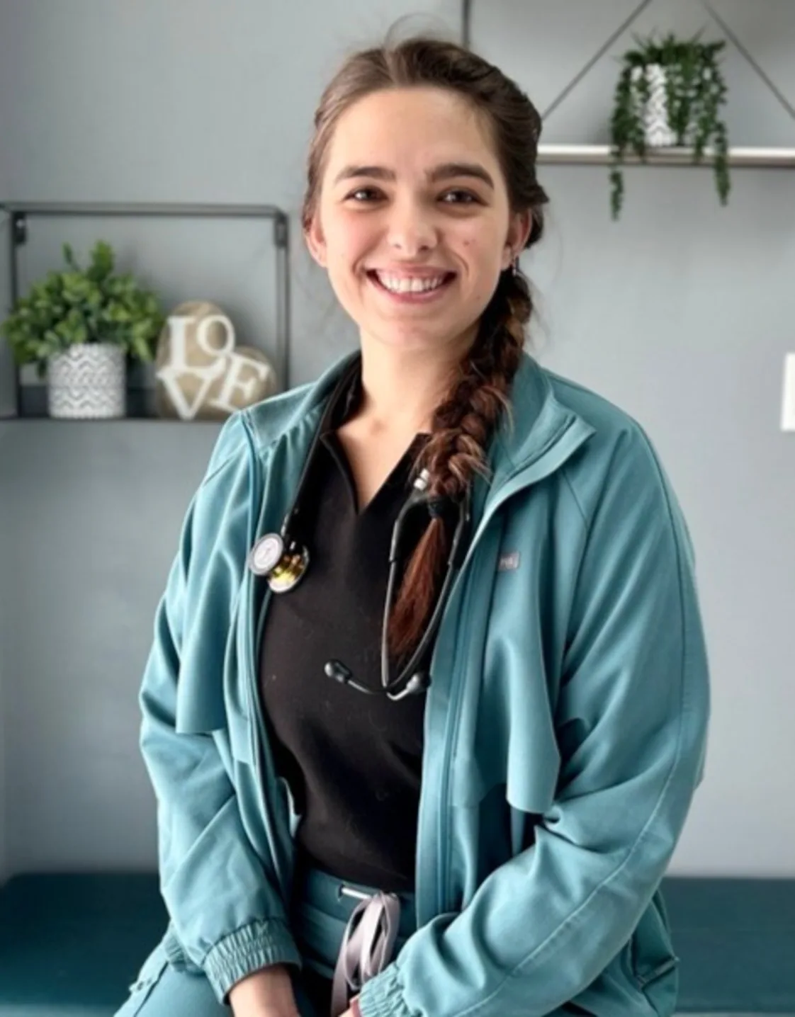 Dr. Tatiana Clowes Dr. Tatiana Clowes