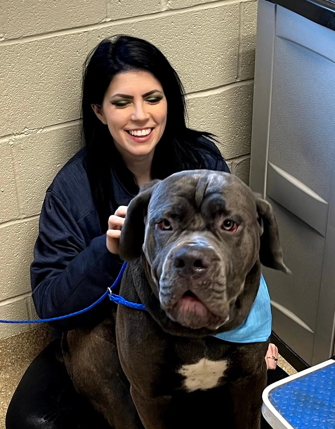 Groomer Lori with a big dog Groomer Lori with a big dog
