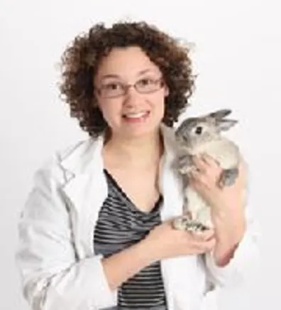 Governor's Avenue Animal Hospital's Dr. Jessica Street Governor's Avenue Animal Hospital's Dr. Jessica Street