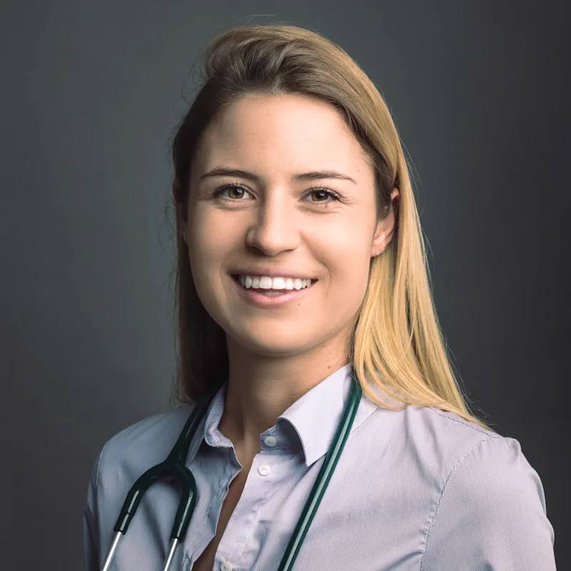 Dr. Cecilia Dr. Cecilia