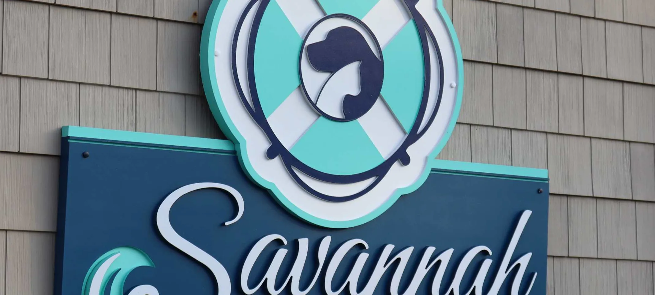 Savannha Animal Hotel logo. Savannha Animal Hotel logo.