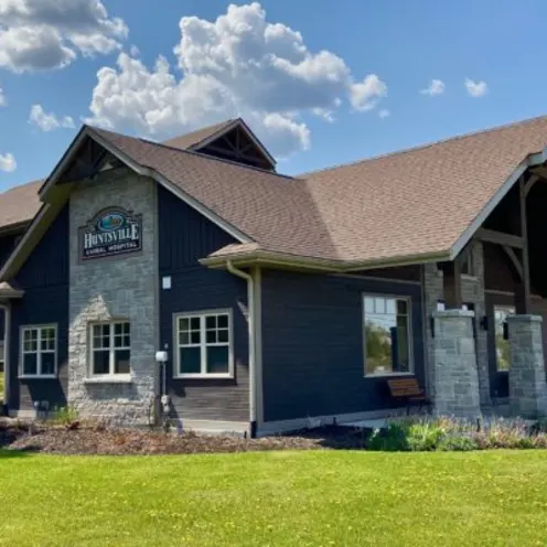 Left Angle View of Huntsville Animal Hospital's Exterior Left Angle View of Huntsville Animal Hospital's Exterior