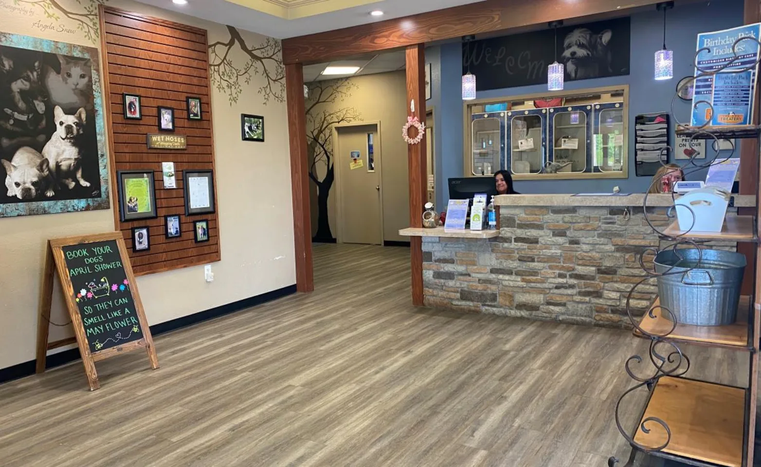 Heartland Animal Hospital lobby Heartland Animal Hospital lobby