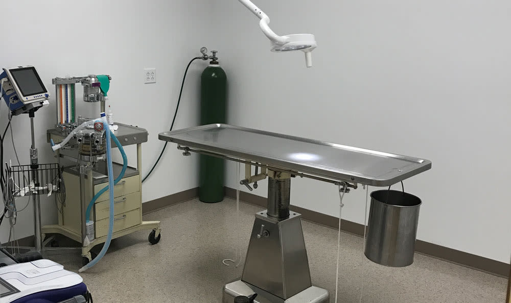 Surgical table
