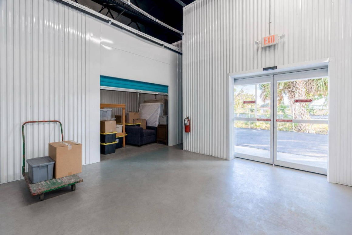 clearwater-10x30-storage-units-16809-us-hwy-19-hero