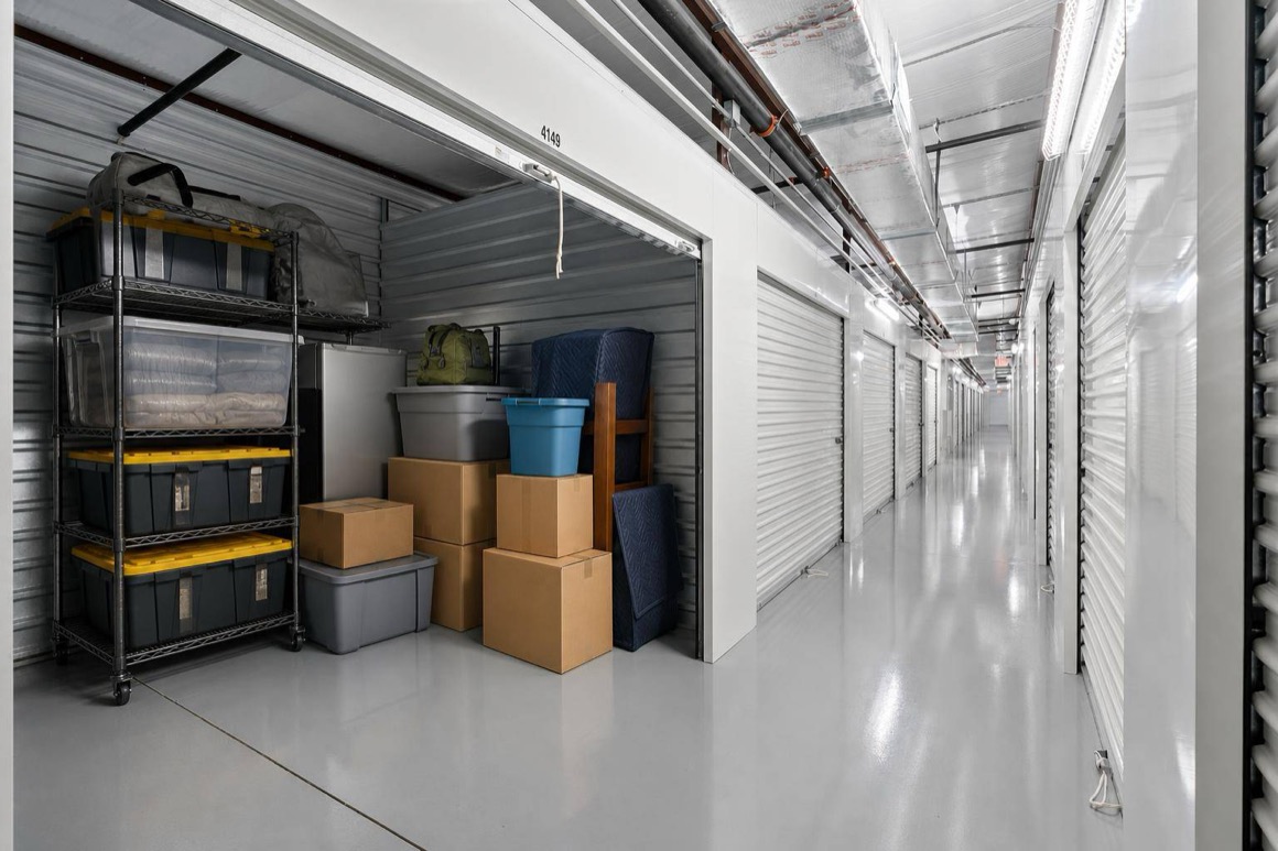 L017-10x15-storage-units-riverview-fl-hero