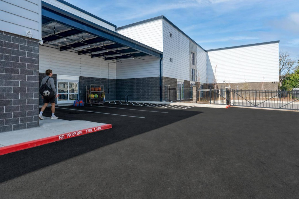 L011-sports-equipment-storage-se-portland-hero