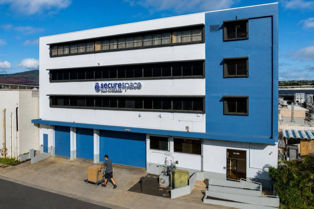 L015-storage-units-open-now-check-rent-waipahu-hi-hero