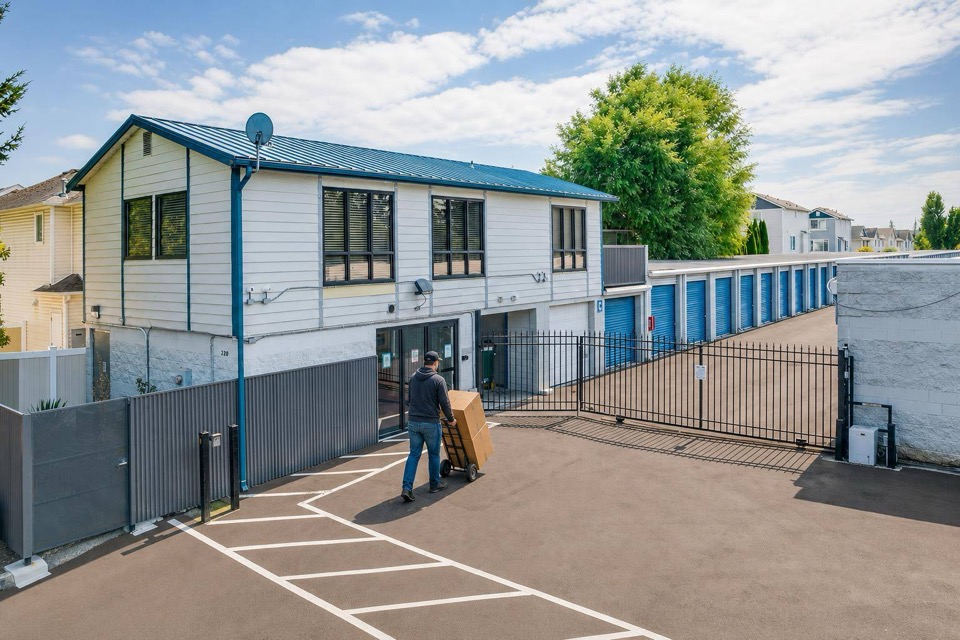 L016-self-storage-security-heated-units-value-tacoma-wa-hero
