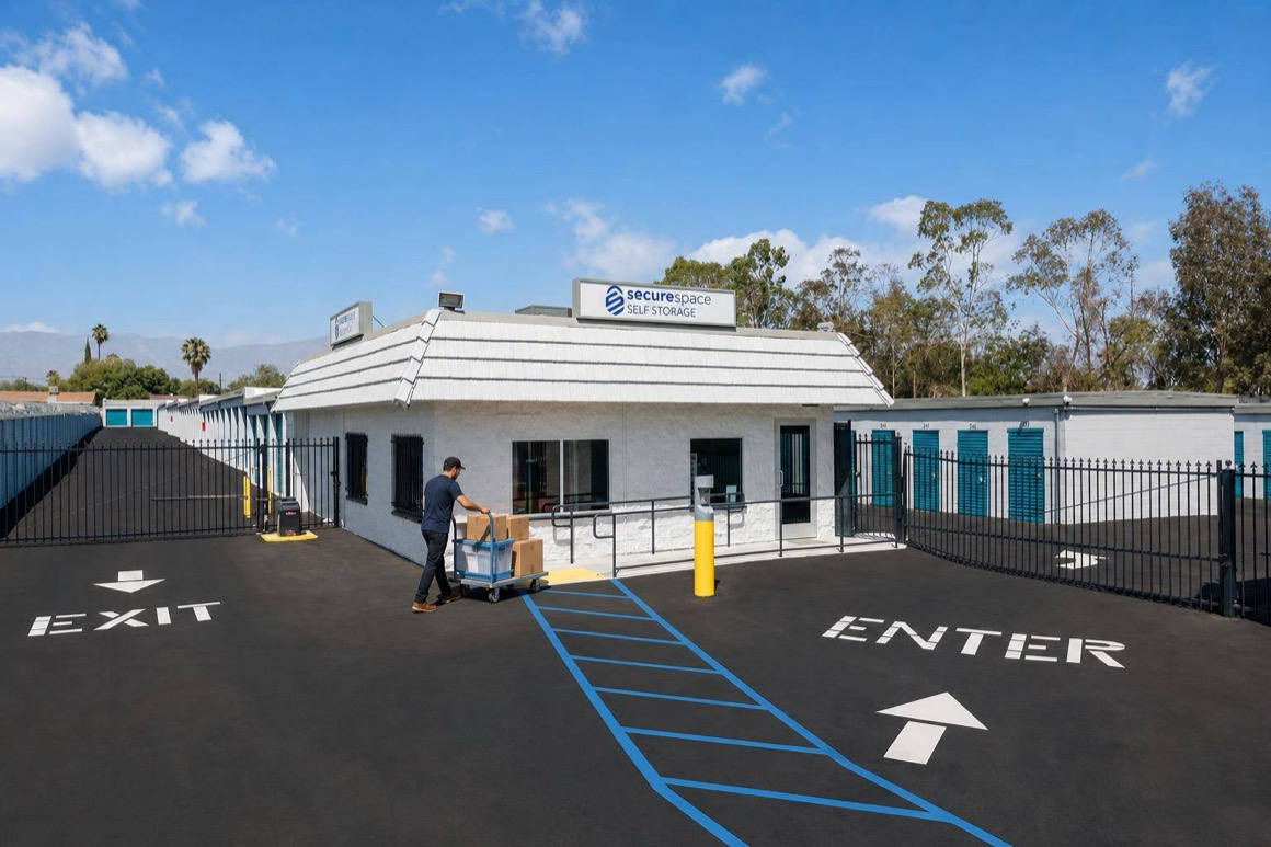 L014-business-storage-units-companies-rialto-ca-hero