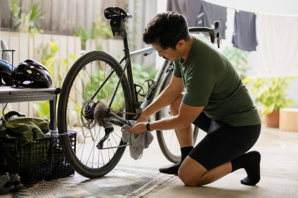 L014-bicycle-storage-bikes-gear-weekend-rides-rialto-ca-hero