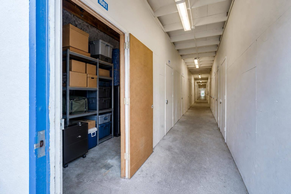 L018-10x10-storage-units-lakewood-wa-hero