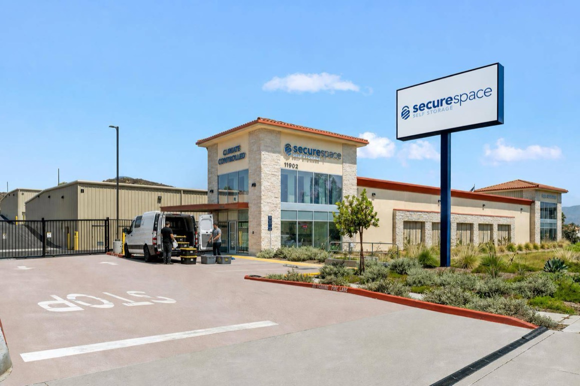 spring-valley-ca-contractor-storage-campo-rd-hero