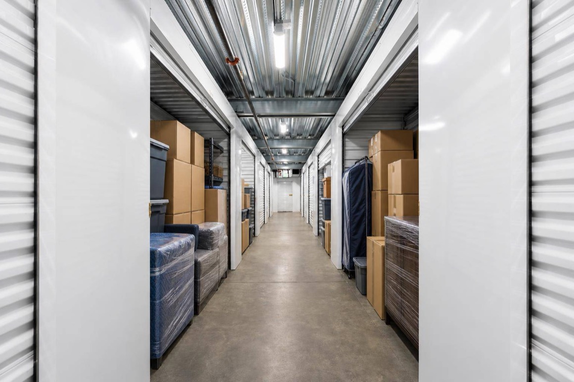L008-online-move-in-storage-spring-valley-hero