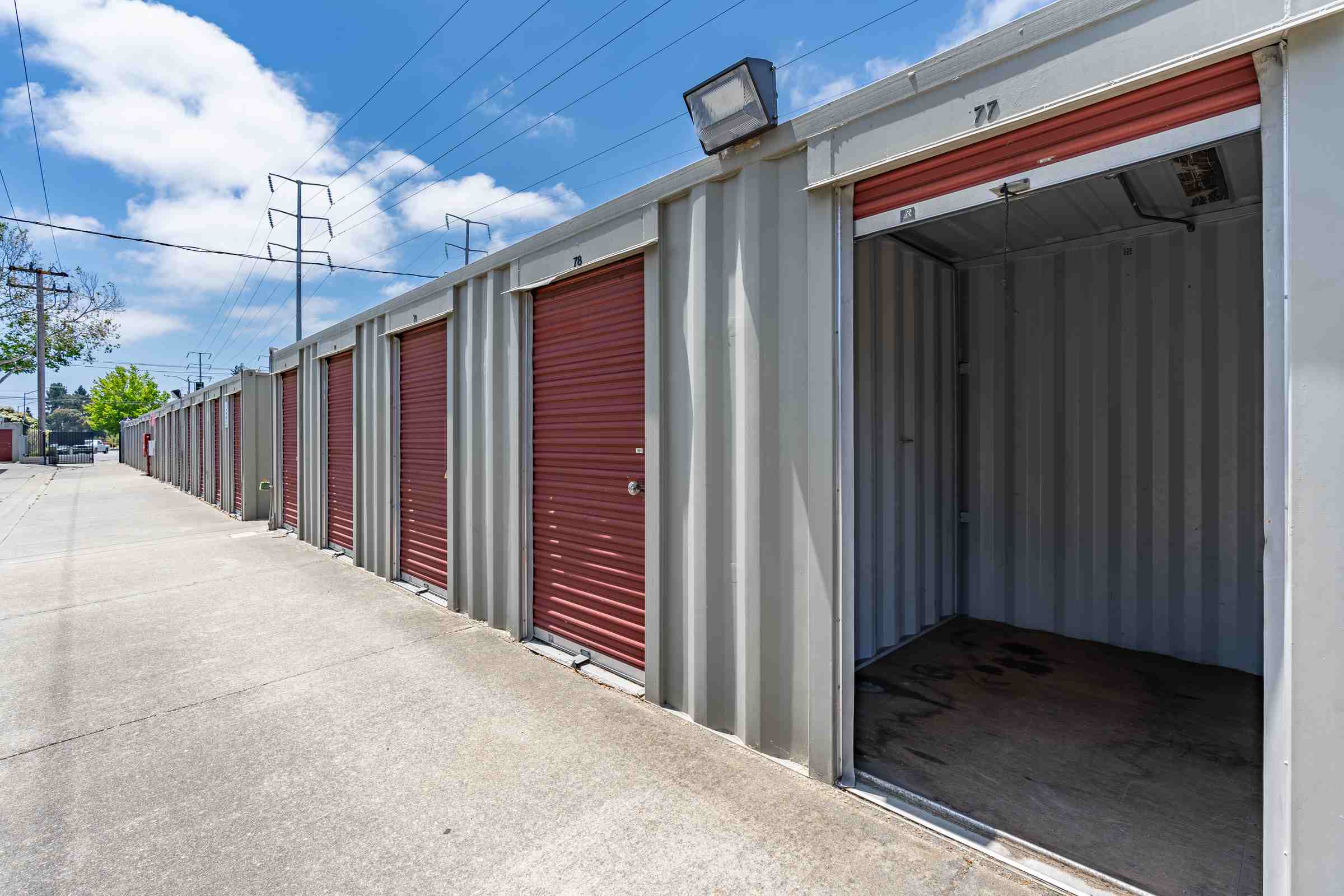 L039 - San Leandro, CA Storage Unit.jpg