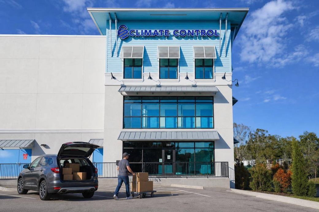 L010-self-storage-features-palm-harbor-hero
