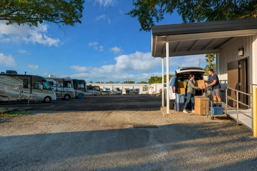 clearwater-moving-guide-storage-logistics-us19-hero