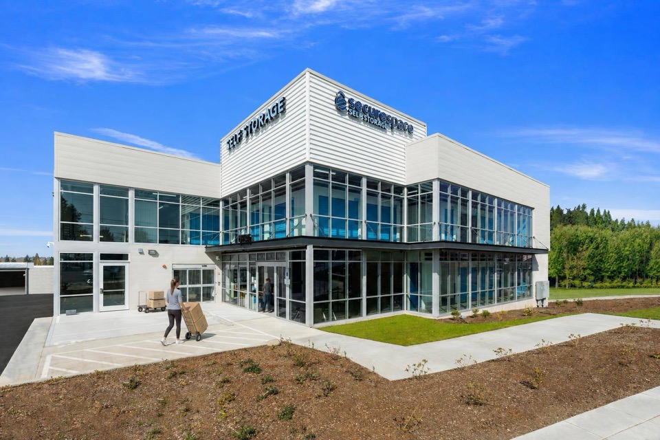L012-secure-self-storage-ne-portland-hero