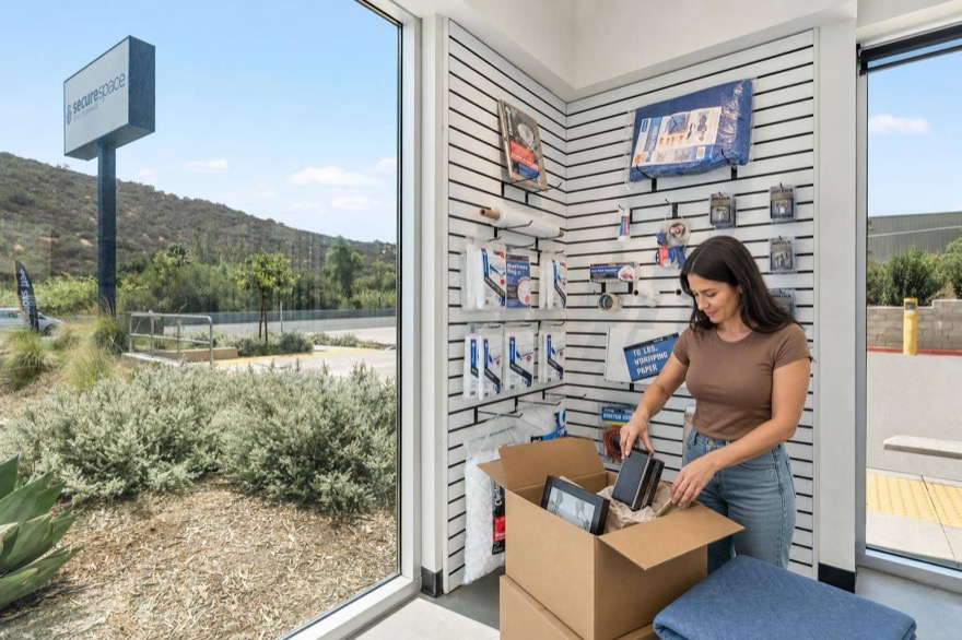 L008-5x10-storage-units-spring-valley-hero