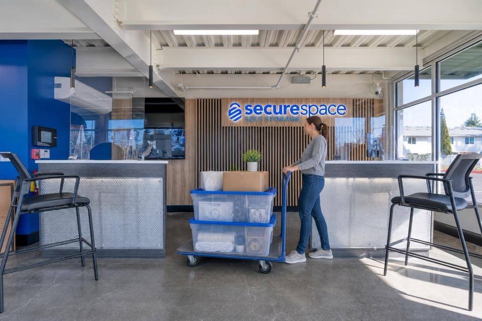 L011-small-storage-units-se-portland-hero