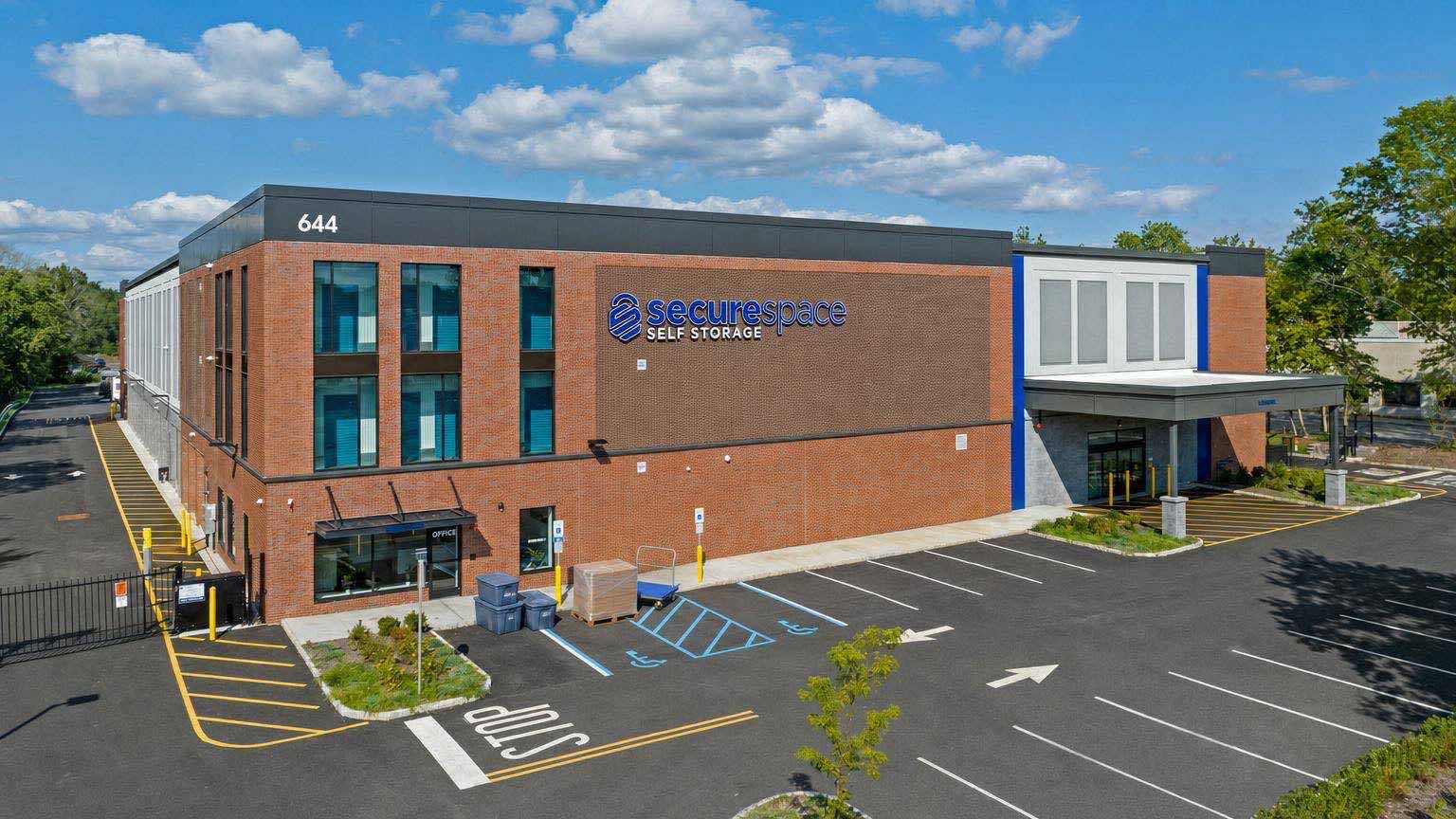 livingston-nj-self-storage-guide-route-10-644-w-mt-pleasant-07039-hero