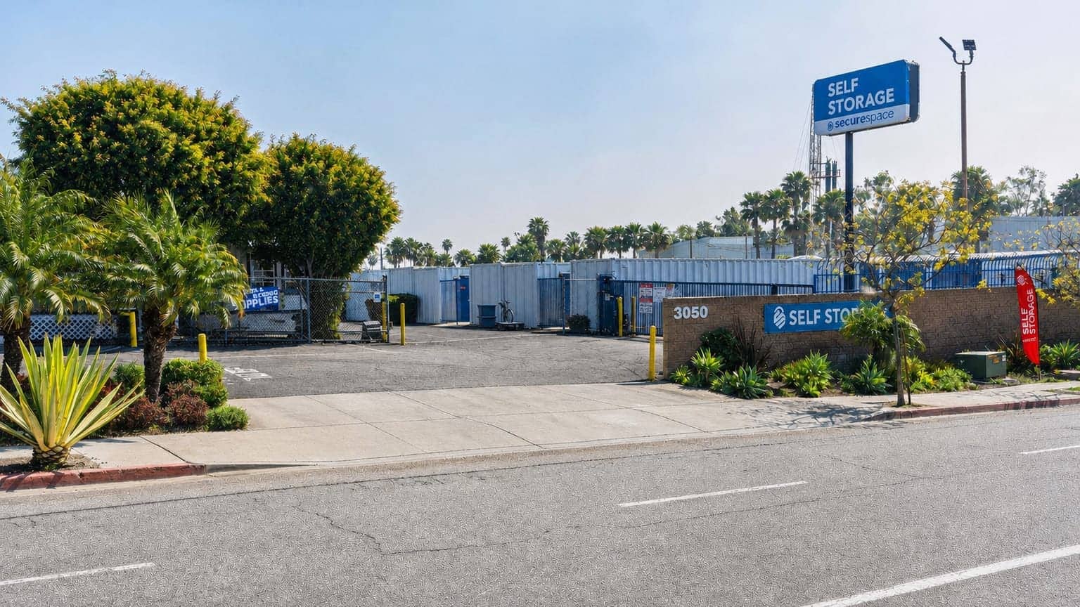 long-beach-self-storage-3050-orange-ave-hero