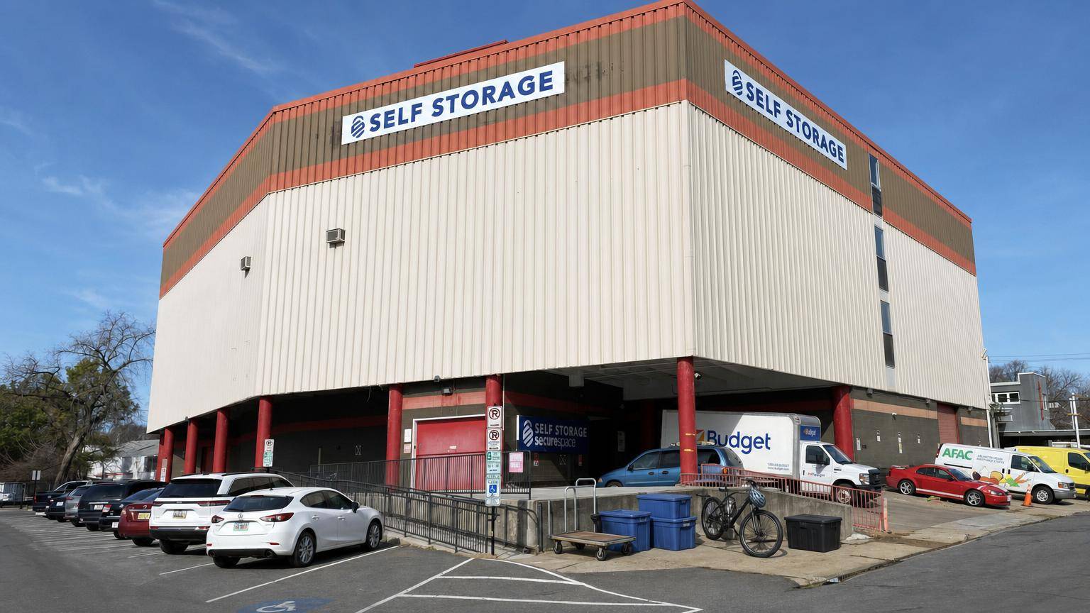 arlington-self-storage-2710-s-nelson-st-22206-hero