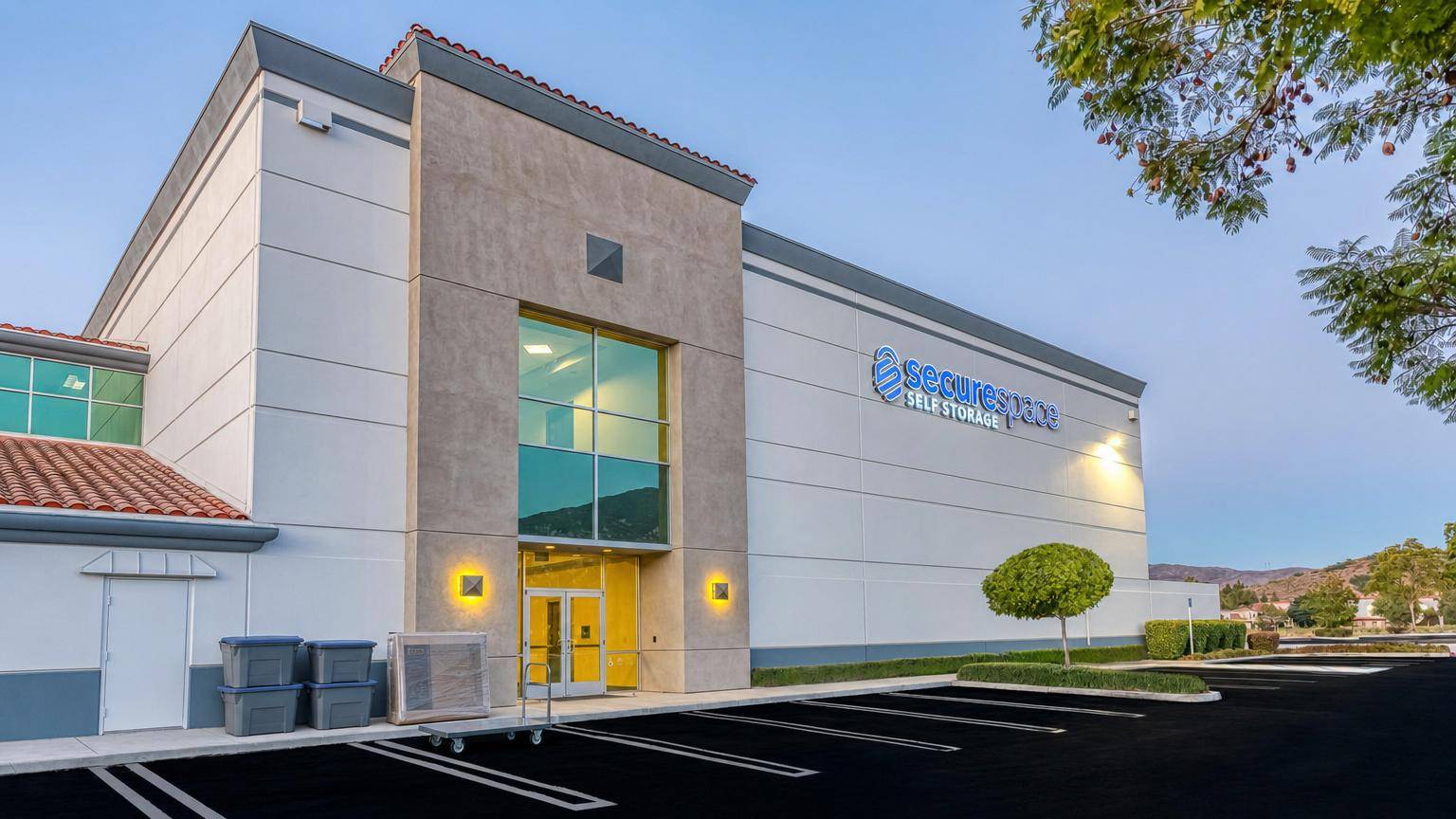 las-posas-estates-self-storage-hero