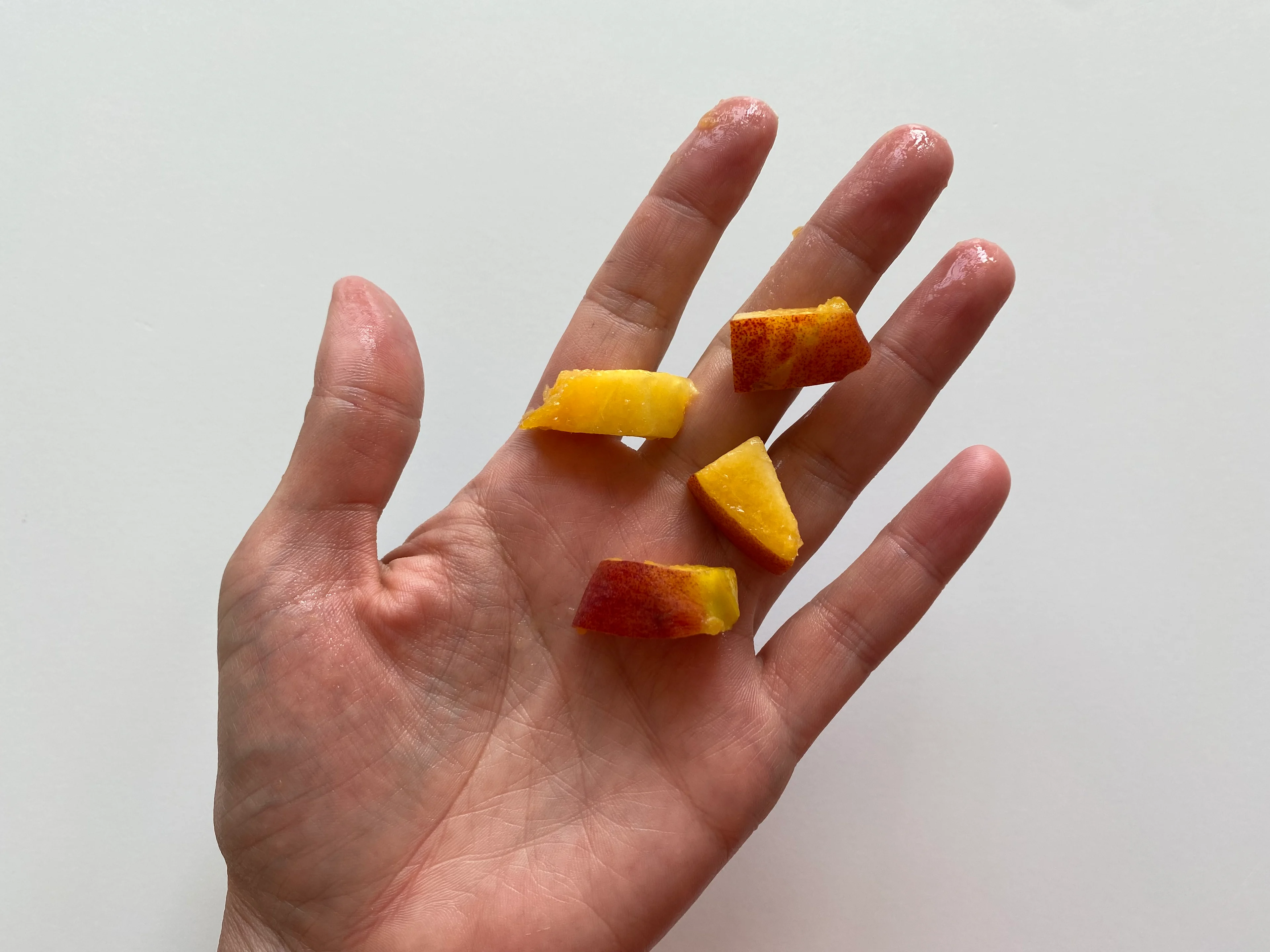 Peach bite-sized pieces Solid Starts