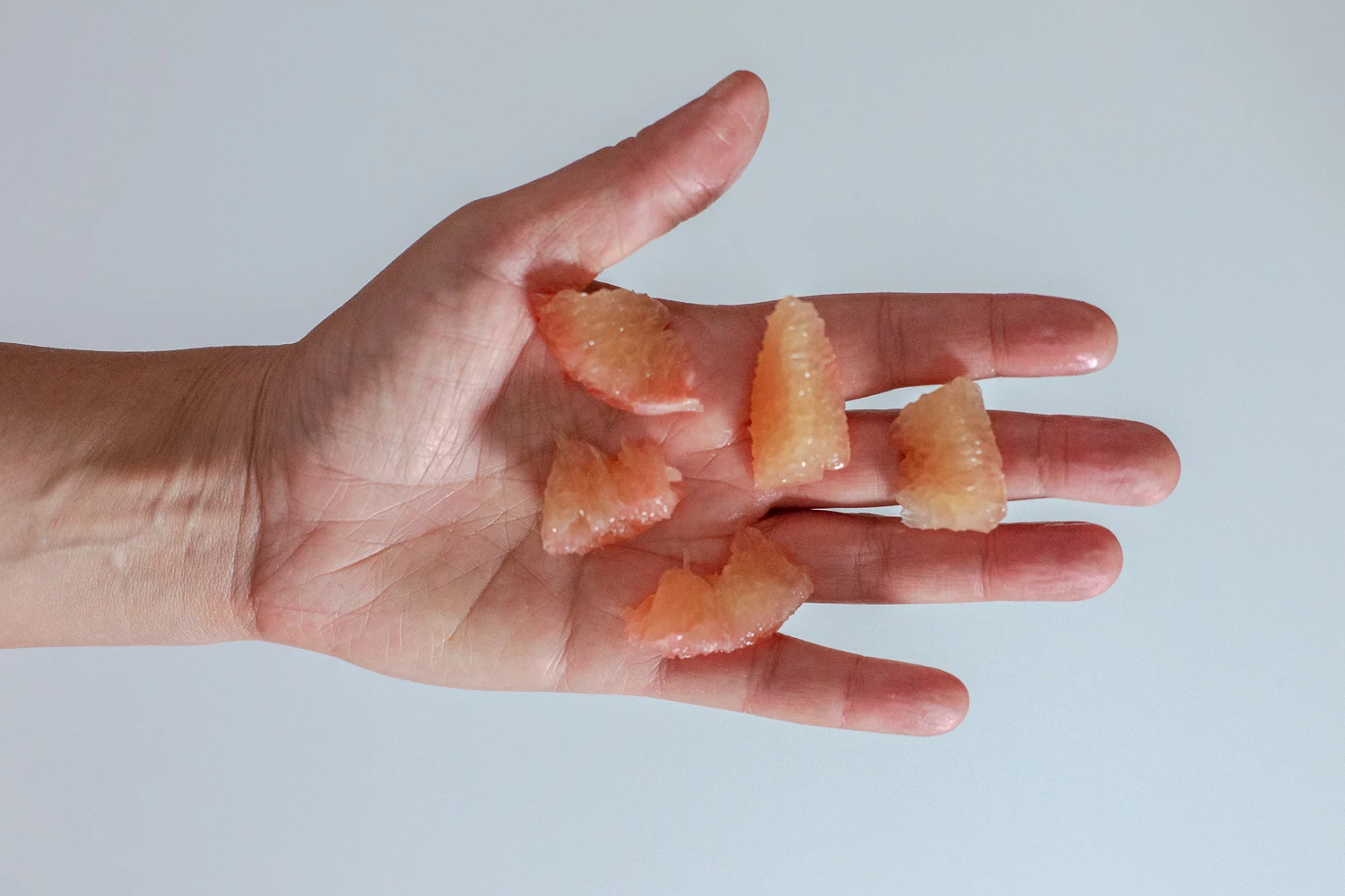 Pomelo bite-sized pieces