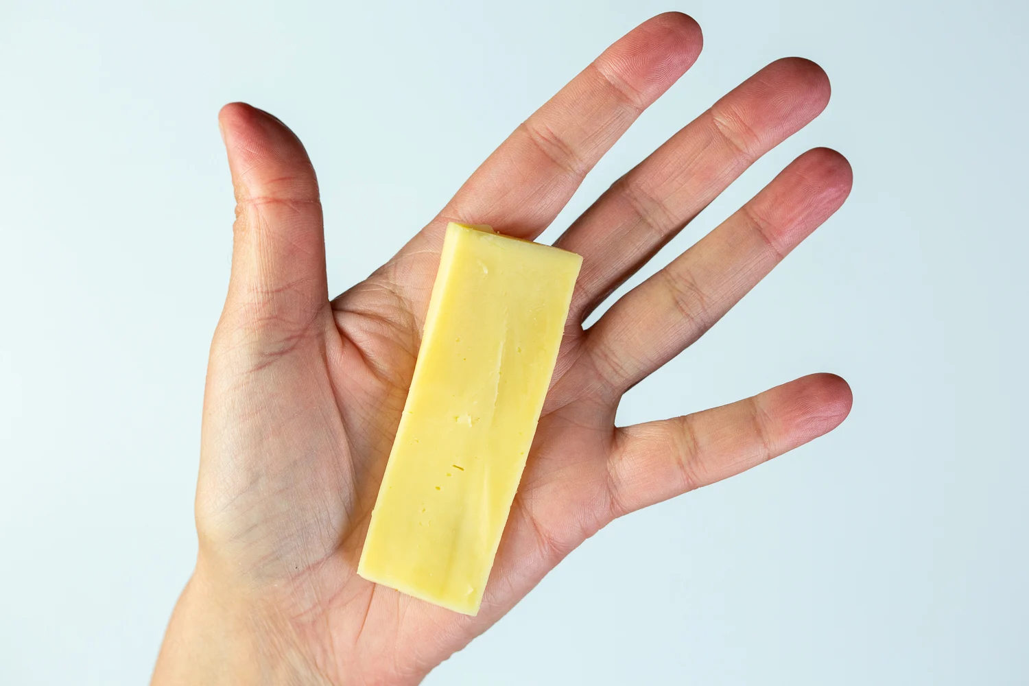 Edam cheese thin slice Solid Starts