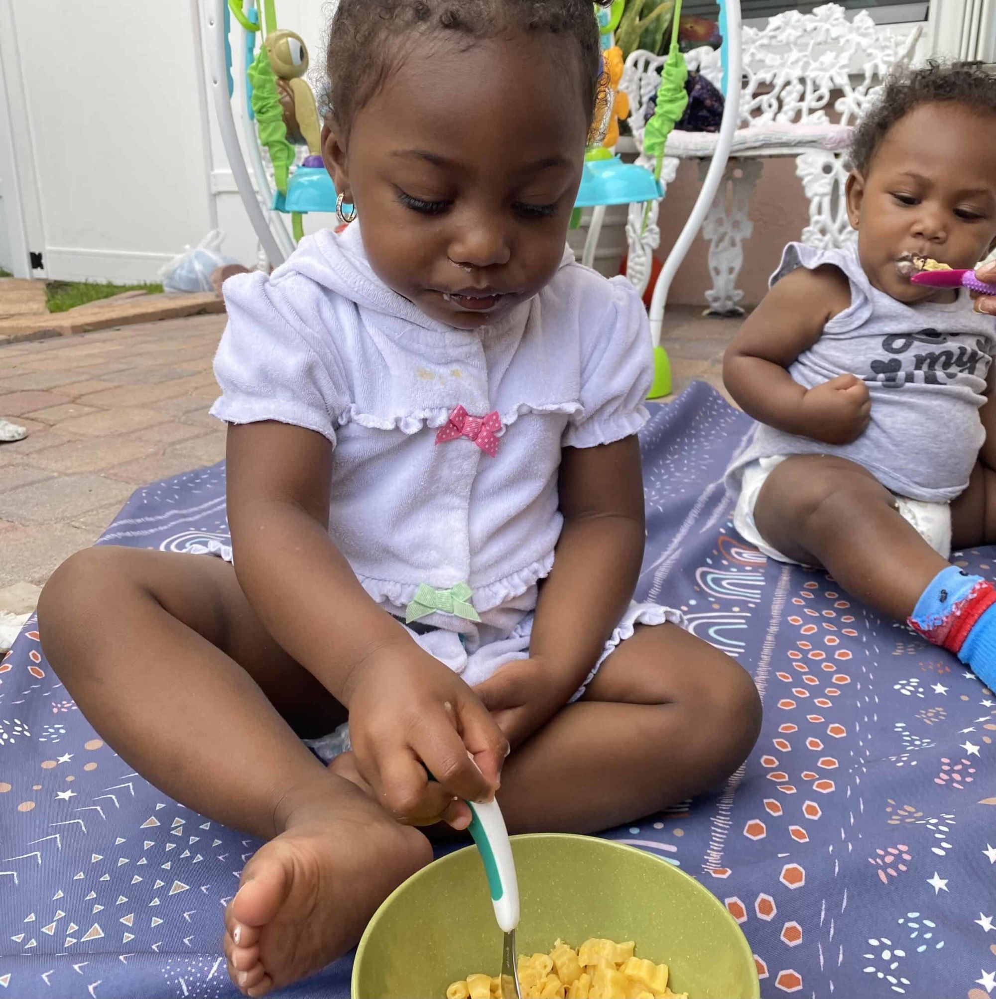 a preschooler ponders macaroni and cheese