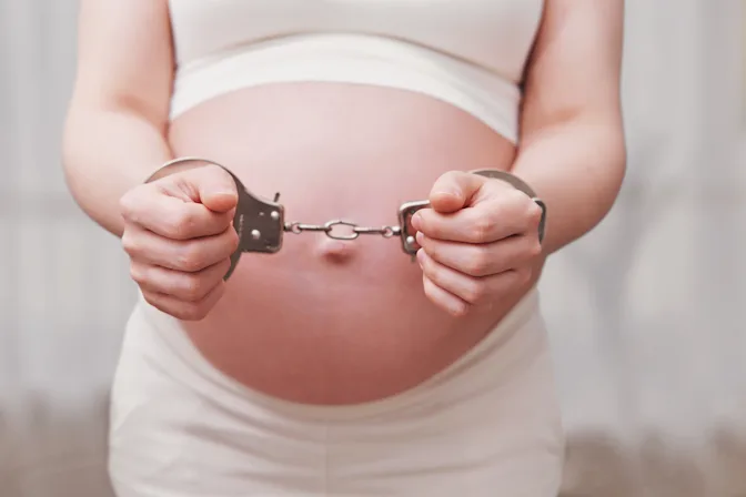 The Reality of Giving Birth Behind Bars-2