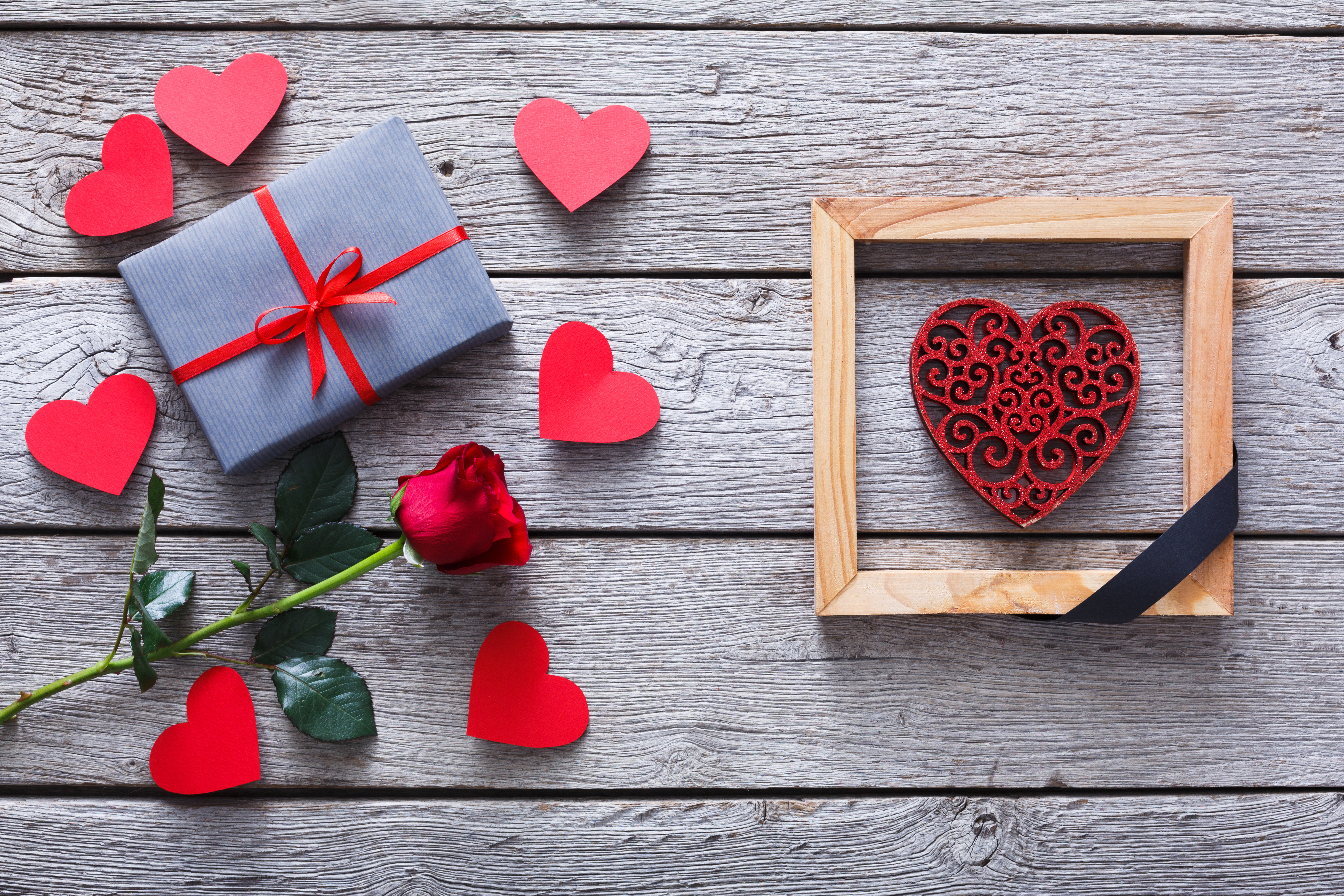 What-s the best way to save money on Valentine-s Day?