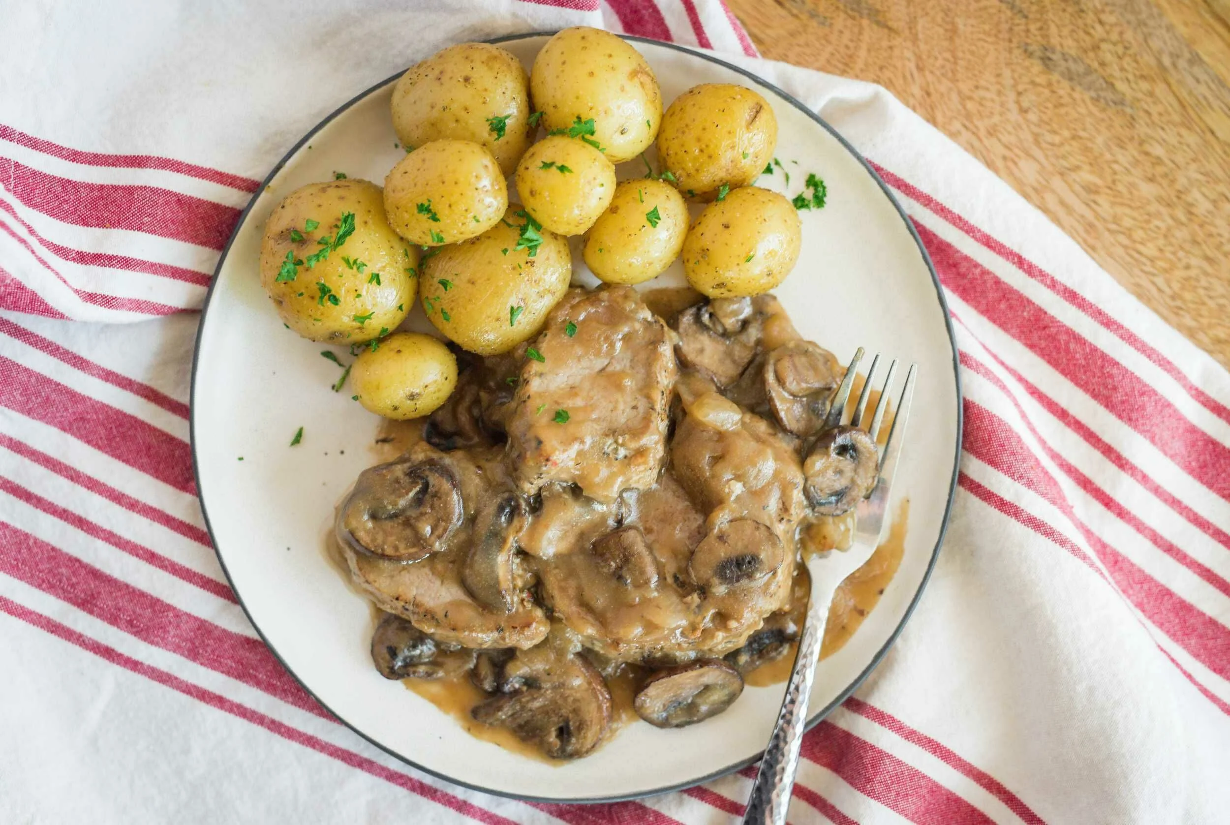 Peppered Pork with Mushroom Sauce | Command Cooking