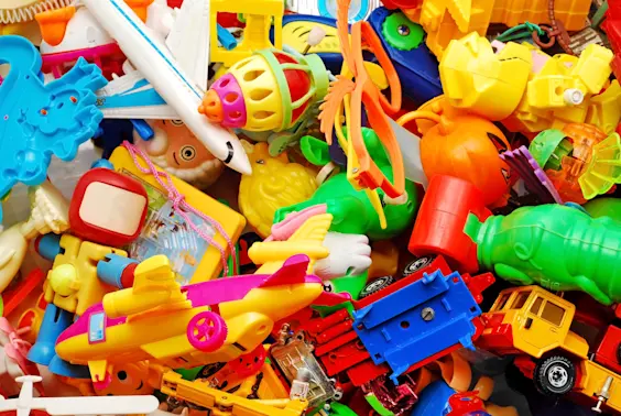 6 Dangerous Toys That Were Discontinued-1