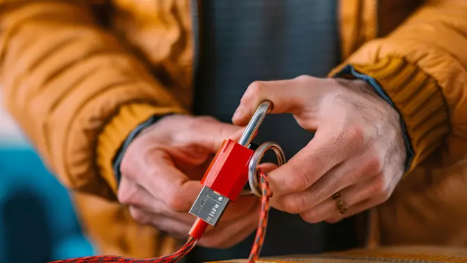 10 Best Personal Safety Devices for Travelers-1