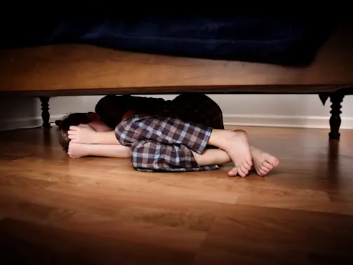 Ecuadorian Soccer Star Hides Under Bed as Wife and Child Are Kidnapped-1
