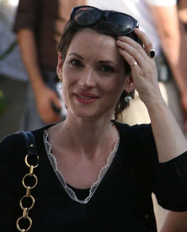 10 Celebrity Theft Scandals-9