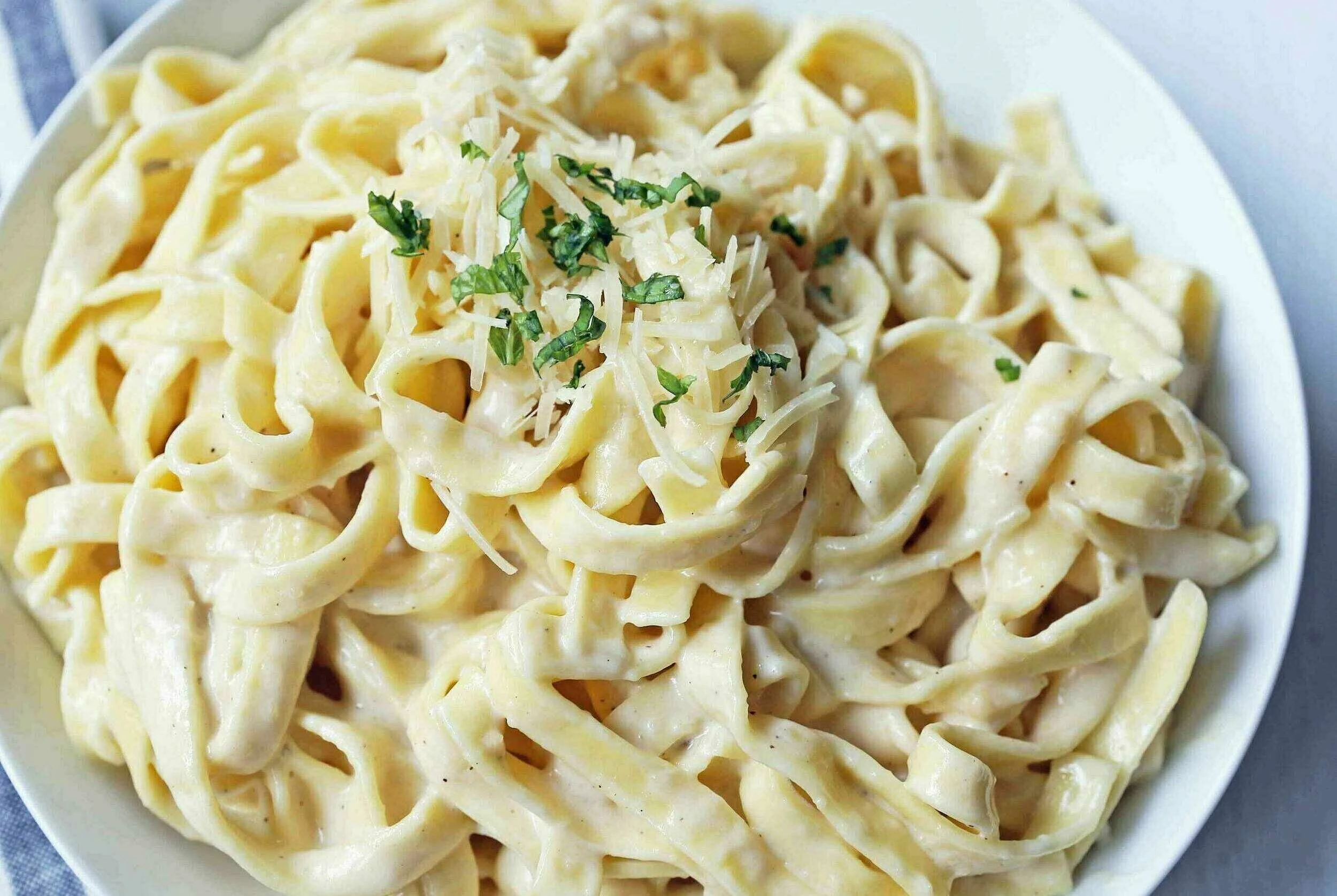 Homemade Easy Fettuccine Alfredo | Cooking Professionally